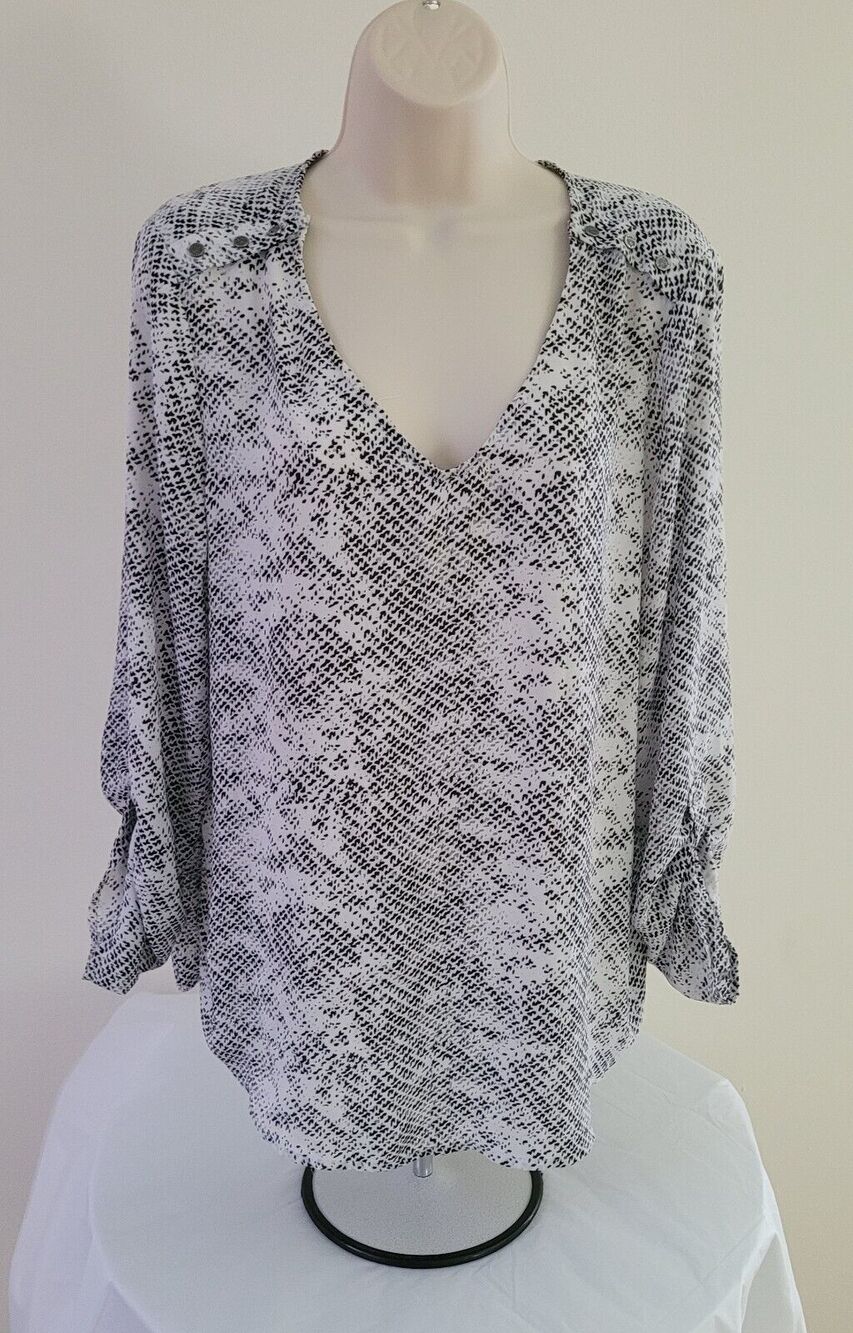 DALIA White w/Black Snakeskin print, Long Roll-tab Sleeves, V-neck Blouse/top-Lg